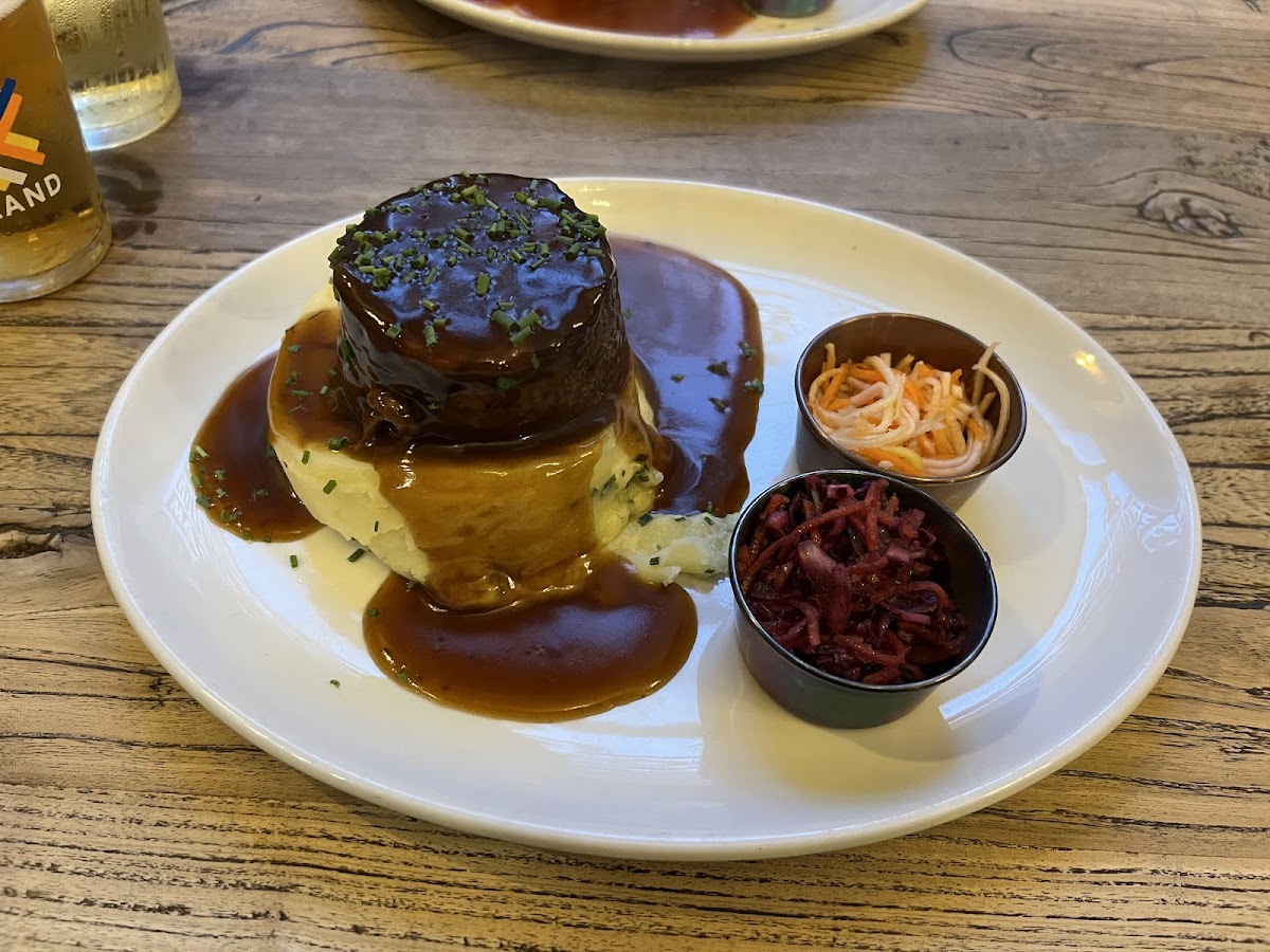 Makars Mash Bar — Restaurant